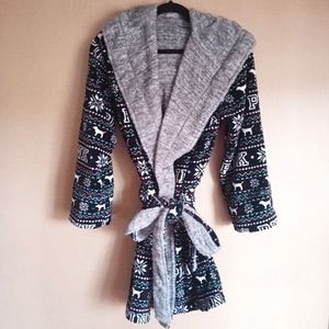 VS PINK Plush Reversible Robe. BARELY WORN!!